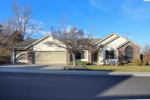 102 View Meadows Ct, Richland, WA 99352