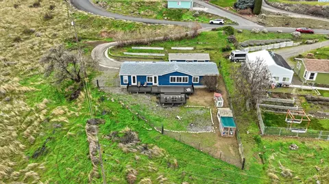 543 Lakeview Dr, Burbank, WA 99323