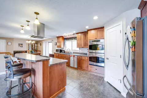 Kitchen - 943 SW Mies St, Pullman, WA 99163 photo 5 of 5