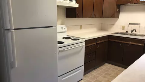 Kitchen - 1548-1550 NW Turner Dr, Pullman, WA 99163 photo 2 of 3