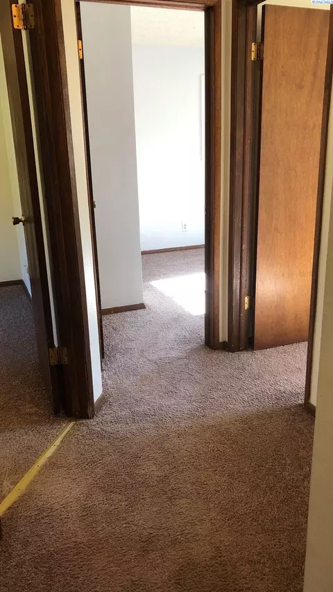 Entry Way - 1548-1550 NW Turner Dr, Pullman, WA 99163 photo 1 of 2