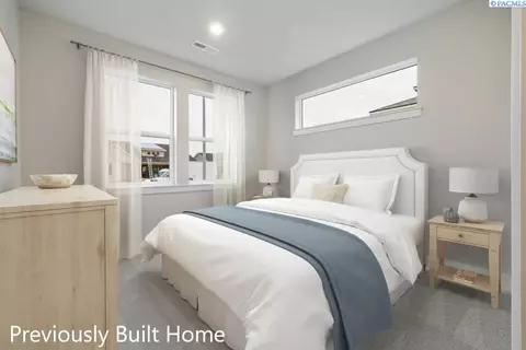 Bedroom - 5622 Flathead Ave, Pasco, WA 99301 photo 2 of 3