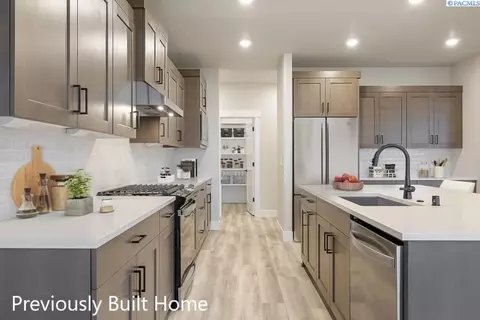 Kitchen - 5622 Flathead Ave, Pasco, WA 99301 photo 1 of 1