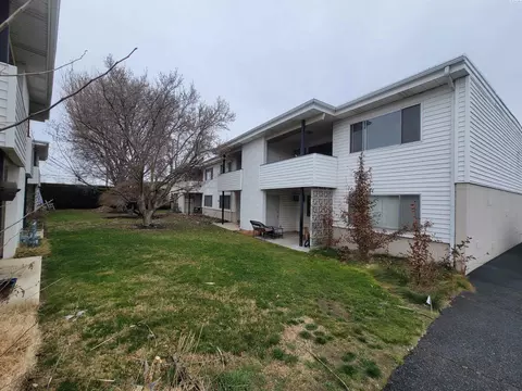 1305 Goethals Dr #H, Richland, WA 99354