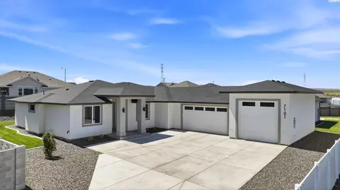 7101 W 34th Pl, Kennewick, WA 99338