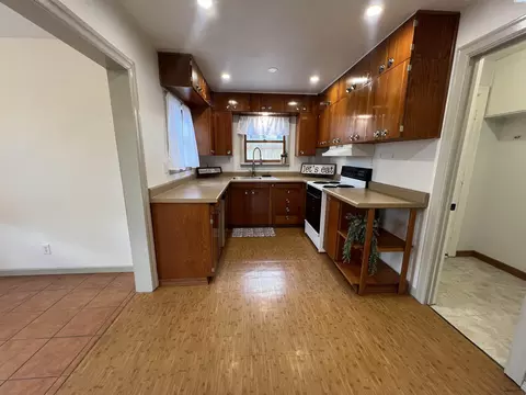 Kitchen - 312 NW Harrison St, Pullman, WA 99163 photo 1 of 3