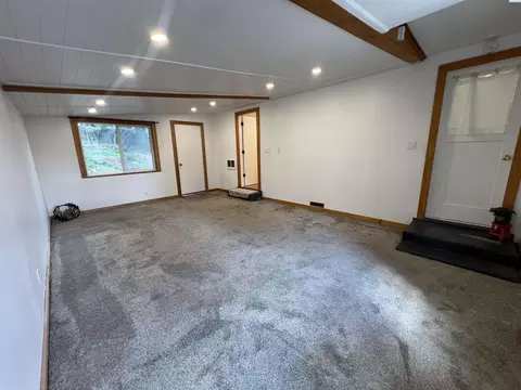 Living - 312 NW Harrison St, Pullman, WA 99163 photo 4 of 4