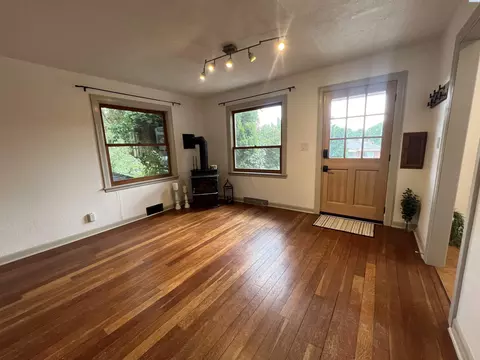 Living - 312 NW Harrison St, Pullman, WA 99163 photo 2 of 4