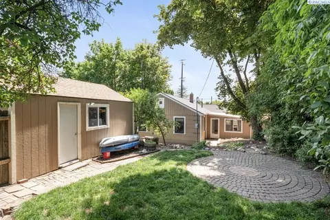 Exterior - 312 NW Harrison St, Pullman, WA 99163 photo 5 of 5