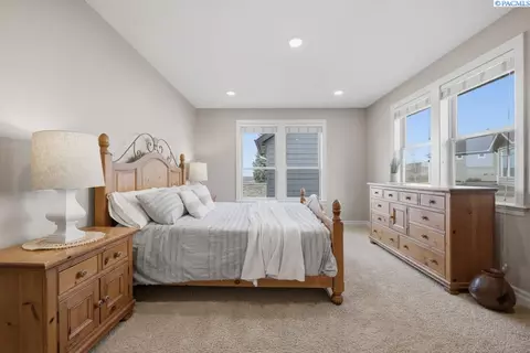 Bedroom - 1815 SW Casey Ct, Pullman, WA 99163 photo 3 of 7