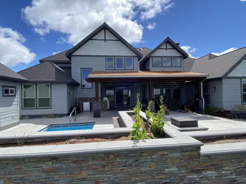 Exterior - 1815 SW Casey Ct, Pullman, WA 99163 photo 6 of 7