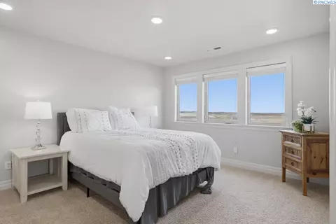 Bedroom - 1815 SW Casey Ct, Pullman, WA 99163 photo 5 of 7