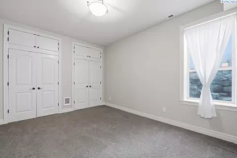 Bedroom - 1815 SW Casey Ct, Pullman, WA 99163 photo 7 of 7