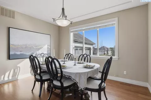 Dining - 1815 SW Casey Ct, Pullman, WA 99163 photo 1 of 4