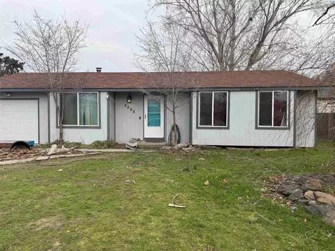2005 S Tacoma St, Kennewick, WA 99337
