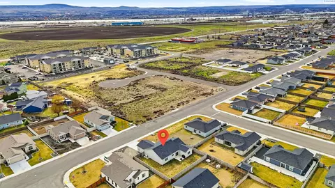View/Area - 3203 E Helena St, Pasco, WA 99301 photo 4 of 5