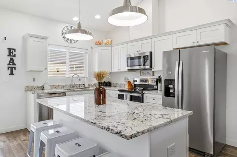 Kitchen - 3203 E Helena St, Pasco, WA 99301 photo 1 of 2