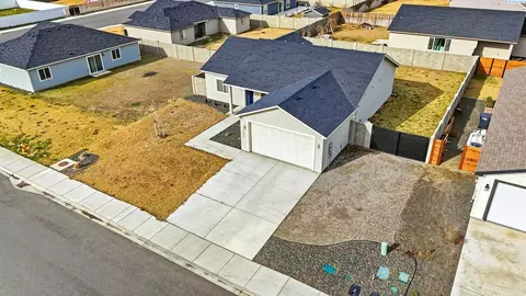 View/Area - 3203 E Helena St, Pasco, WA 99301 photo 2 of 5