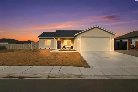 Exterior - 3203 E Helena St, Pasco, WA 99301 photo 9 of 9