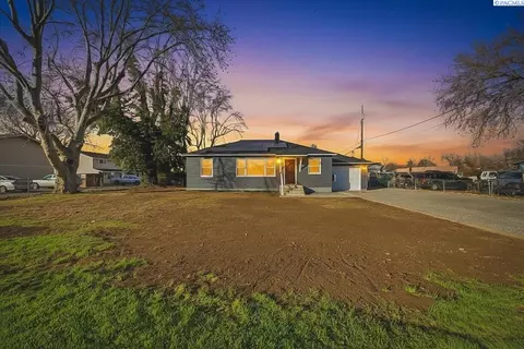 4218 Hood Ave, Kennewick, WA 99336