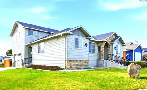 8521 W Canyon Ave, Kennewick, WA 99336