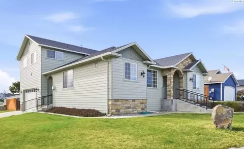 8521 W Canyon Ave, Kennewick, WA 99336