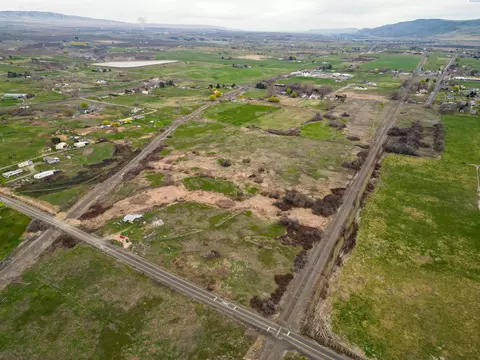 15201 N Mcdonald Rd, Prosser, WA 99350