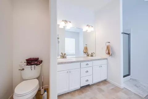 Bath - 135 Osprey Ln, Pullman, WA 99163 photo 1 of 4