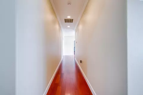 Entry Way - 135 Osprey Ln, Pullman, WA 99163 photo 5 of 8