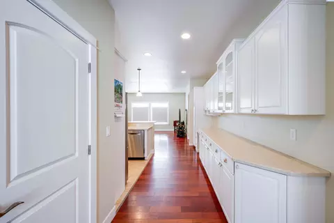 Entry Way - 135 Osprey Ln, Pullman, WA 99163 photo 4 of 8