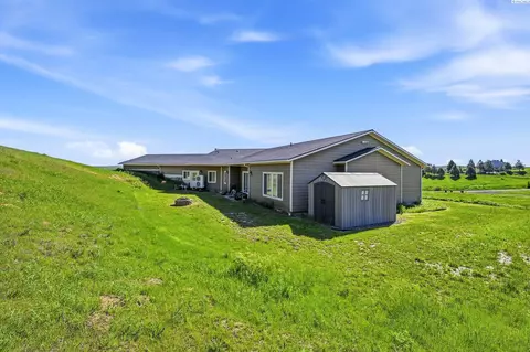 Exterior - 135 Osprey Ln, Pullman, WA 99163 photo 2 of 4