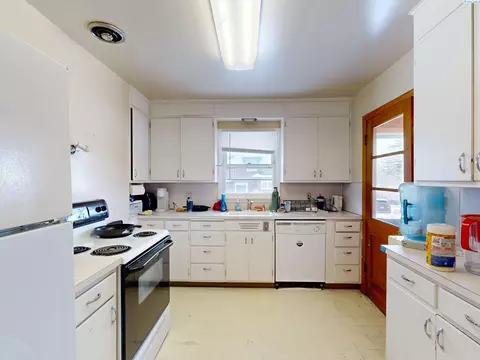 Kitchen - 645645 12 Ne Maple St, Pullman, WA 99163 photo 1 of 4