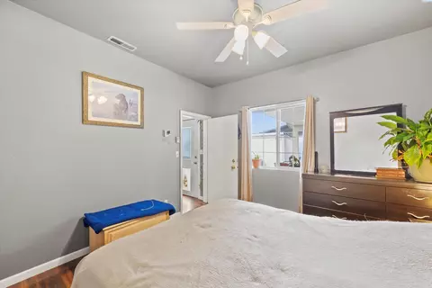 Bedroom - 910 N 5th Ave, Pasco, WA 99301 photo 2 of 2