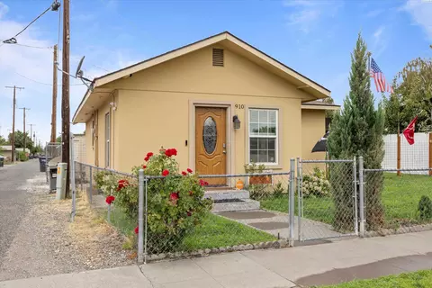 Exterior - 910 N 5th Ave, Pasco, WA 99301 photo 2 of 8
