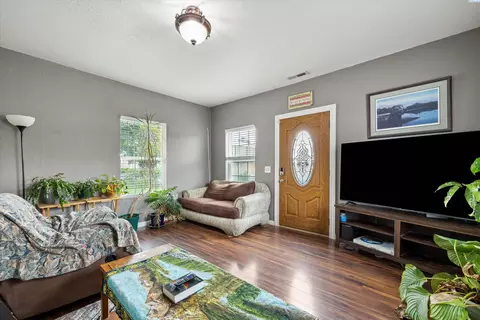 Entry Way - 910 N 5th Ave, Pasco, WA 99301 photo 1 of 3