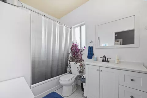 Bath - 910 N 5th Ave, Pasco, WA 99301 photo 1 of 1