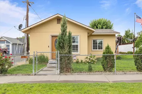 Exterior - 910 N 5th Ave, Pasco, WA 99301 photo 4 of 8