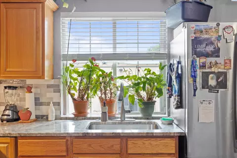Kitchen - 910 N 5th Ave, Pasco, WA 99301 photo 2 of 2