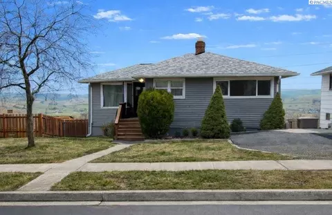 1015 NW Clifford St, Pullman, WA 99163 photo 1