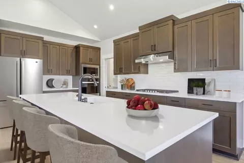 Kitchen - 5716 Flathead Ave, Pasco, WA 99301 photo 1 of 2