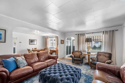 Living - 201 E Cooper St, Colfax, WA 99111 photo 3 of 3