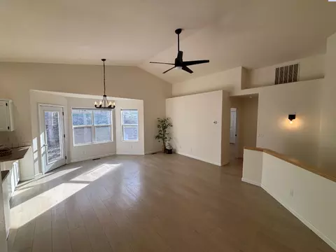 Living - 345 NW Parr Dr, Pullman, WA 99163 photo 1 of 2