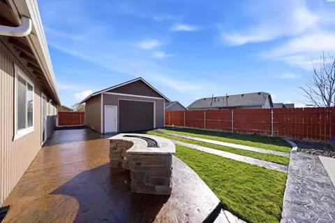 Exterior - 6416 Three Rivers Dr, Pasco, WA 99301 photo 1 of 9