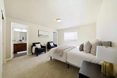 Bedroom - 6416 Three Rivers Dr, Pasco, WA 99301 photo 4 of 5