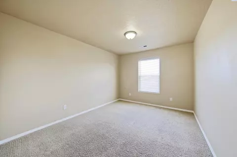 Bedroom - 6416 Three Rivers Dr, Pasco, WA 99301 photo 2 of 5