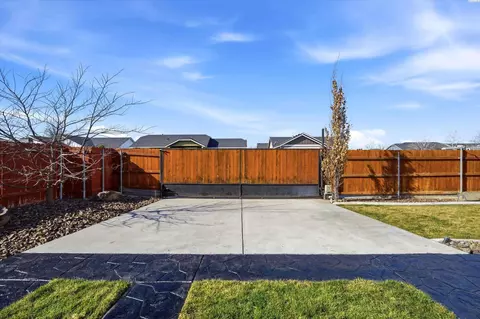 Exterior - 6416 Three Rivers Dr, Pasco, WA 99301 photo 7 of 9