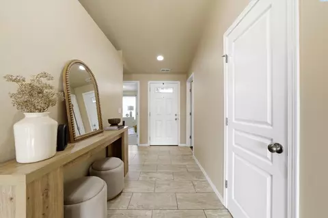 Entry Way - 6416 Three Rivers Dr, Pasco, WA 99301 photo 1 of 3
