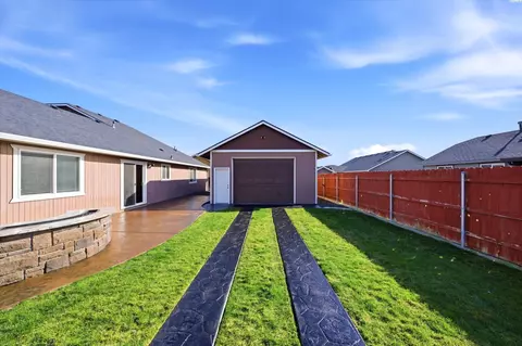 Exterior - 6416 Three Rivers Dr, Pasco, WA 99301 photo 6 of 9