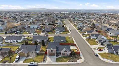 View/Area - 6416 Three Rivers Dr, Pasco, WA 99301 photo 1 of 3