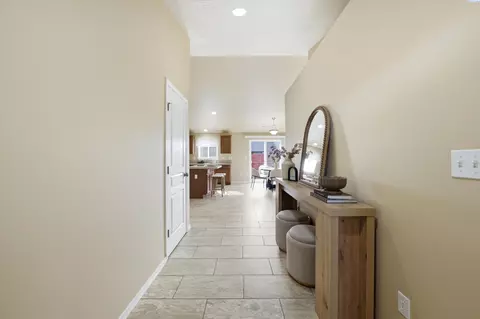 Entry Way - 6416 Three Rivers Dr, Pasco, WA 99301 photo 3 of 3
